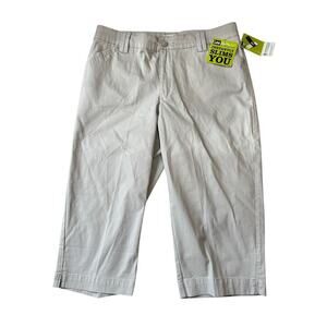 NWT - LEE, Stretch Natural Fit Capri pants/shorts; Size 14, Khaki/Tan